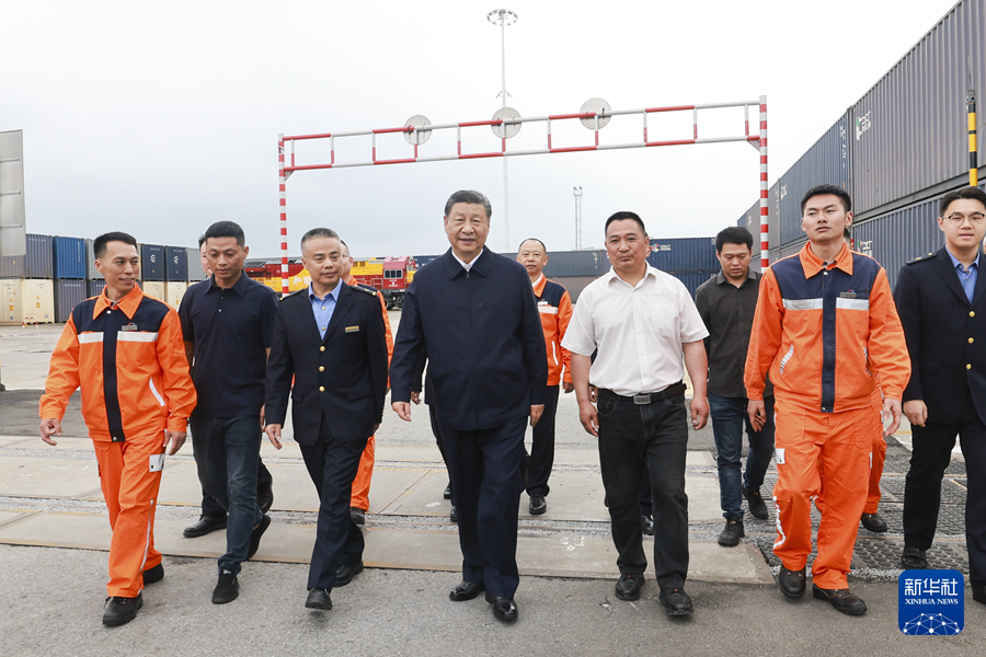习近平在重庆考察时强调 进一步全面深化改革开放 不断谱写&lt;br/&gt;中国式现代化重庆篇章